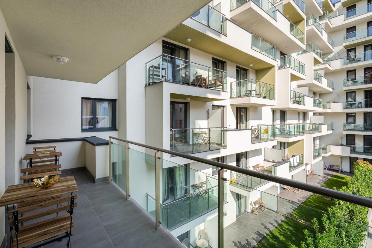Navy Angel Apartment With Balcony Budapest Luaran gambar